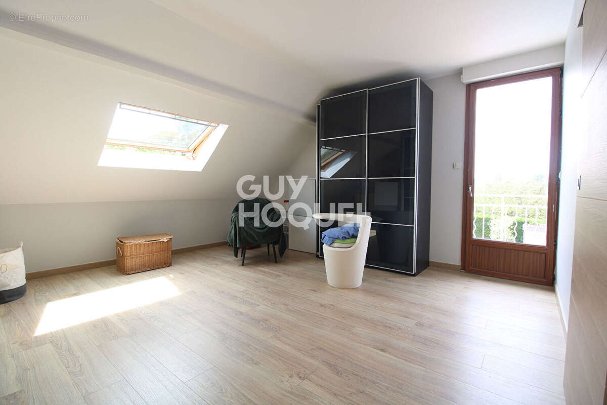 Maison à EVRY-GREGY-SUR-YERRE