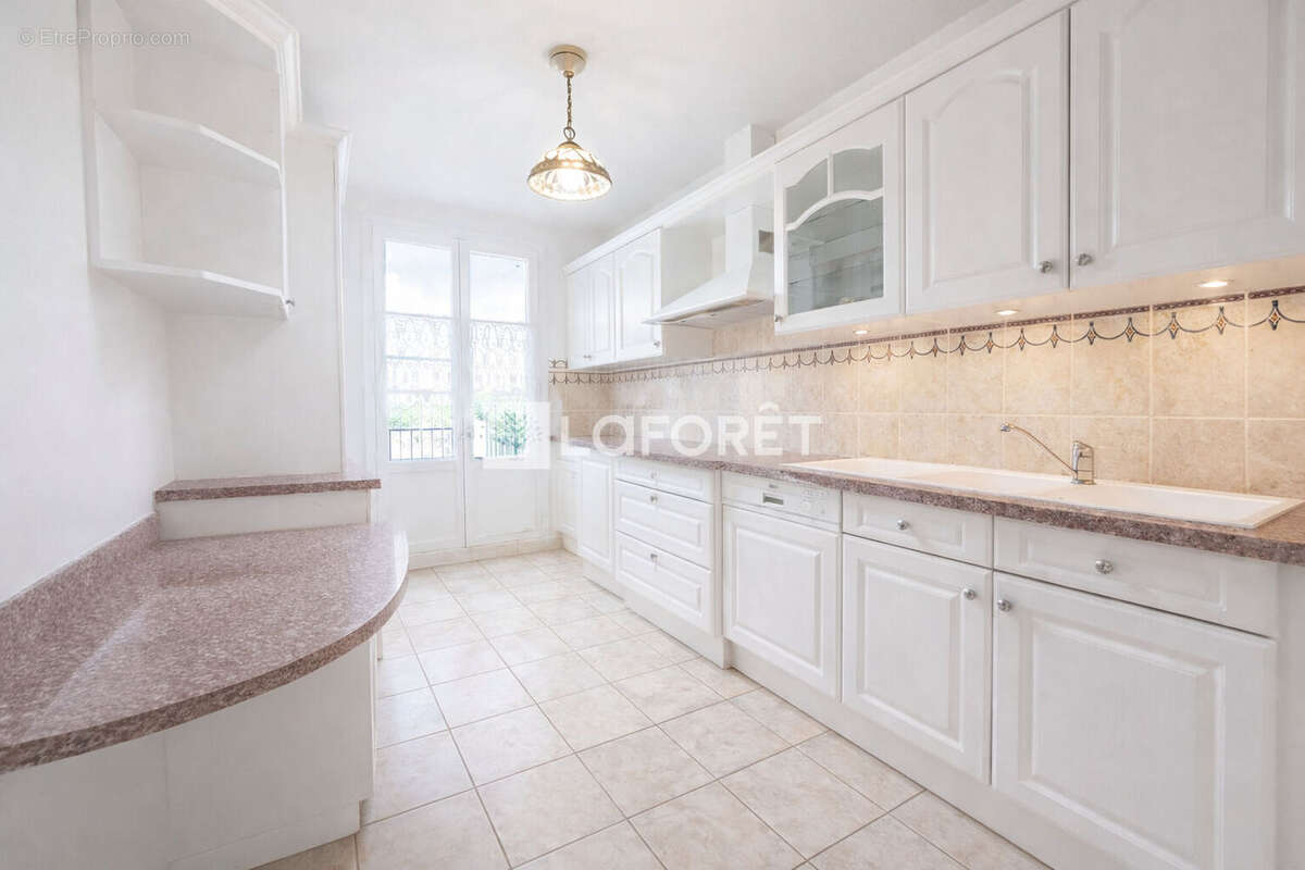 Appartement à LAMORLAYE