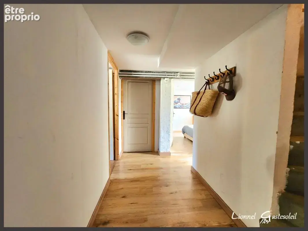 Maison sur deux niveaux 5 chambres Garages à vendre sur la commune de  PINEUILH (33) - photo 12