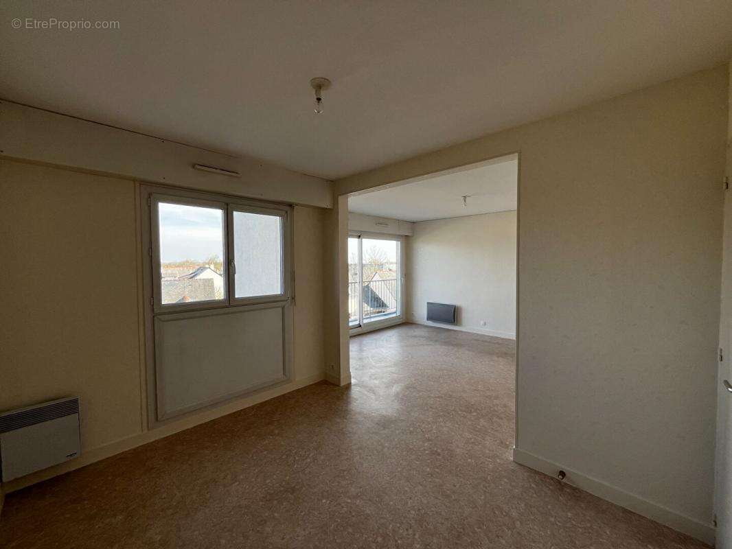 Appartement à PELLOUAILLES-LES-VIGNES