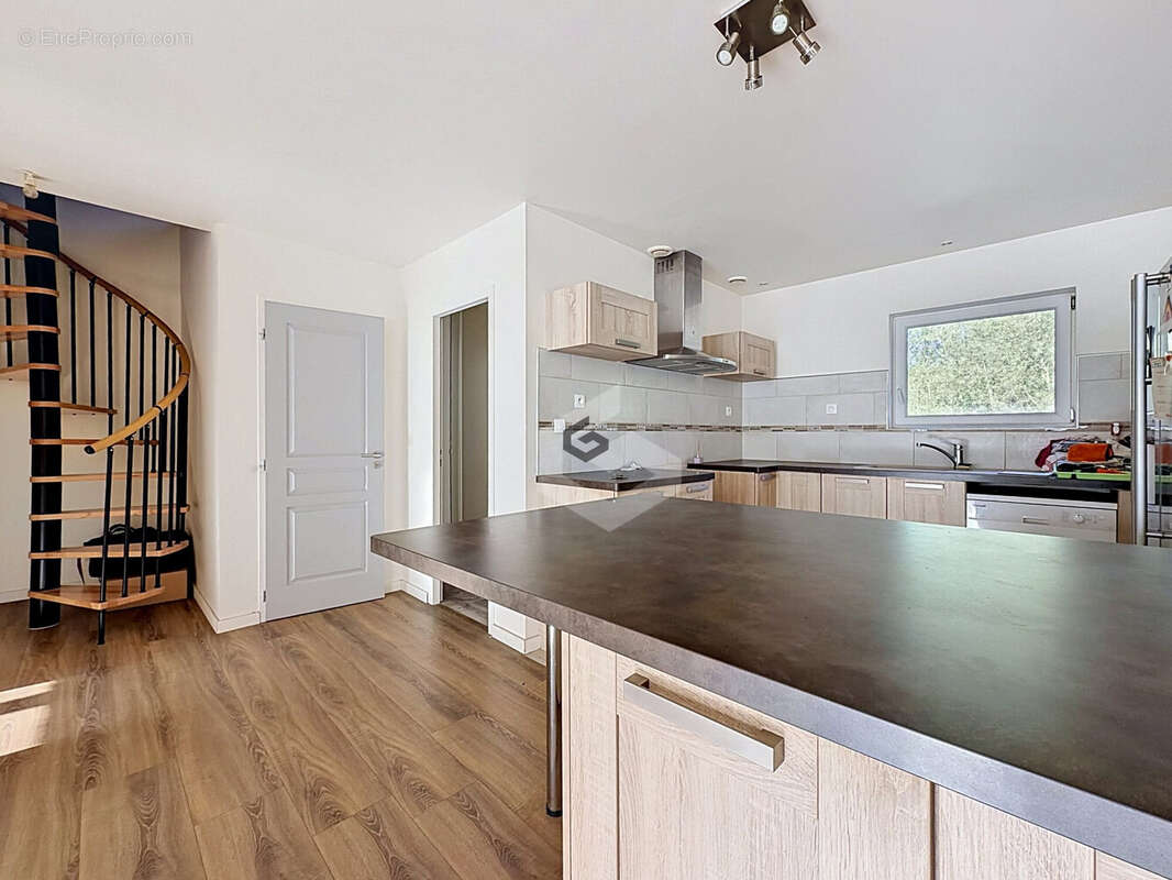 Maison 147 m² à Nanteuil-La-Fosse  - photo 3