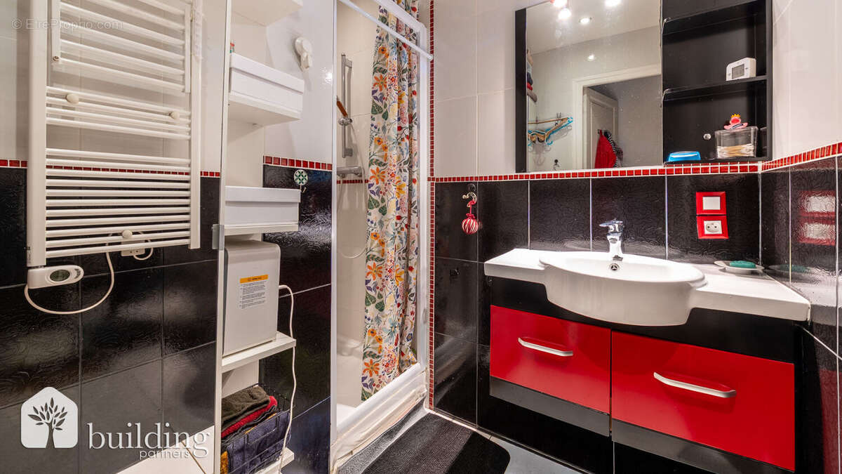 Appartement à COURBEVOIE