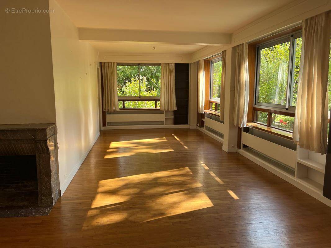 Appartement à LOUVECIENNES