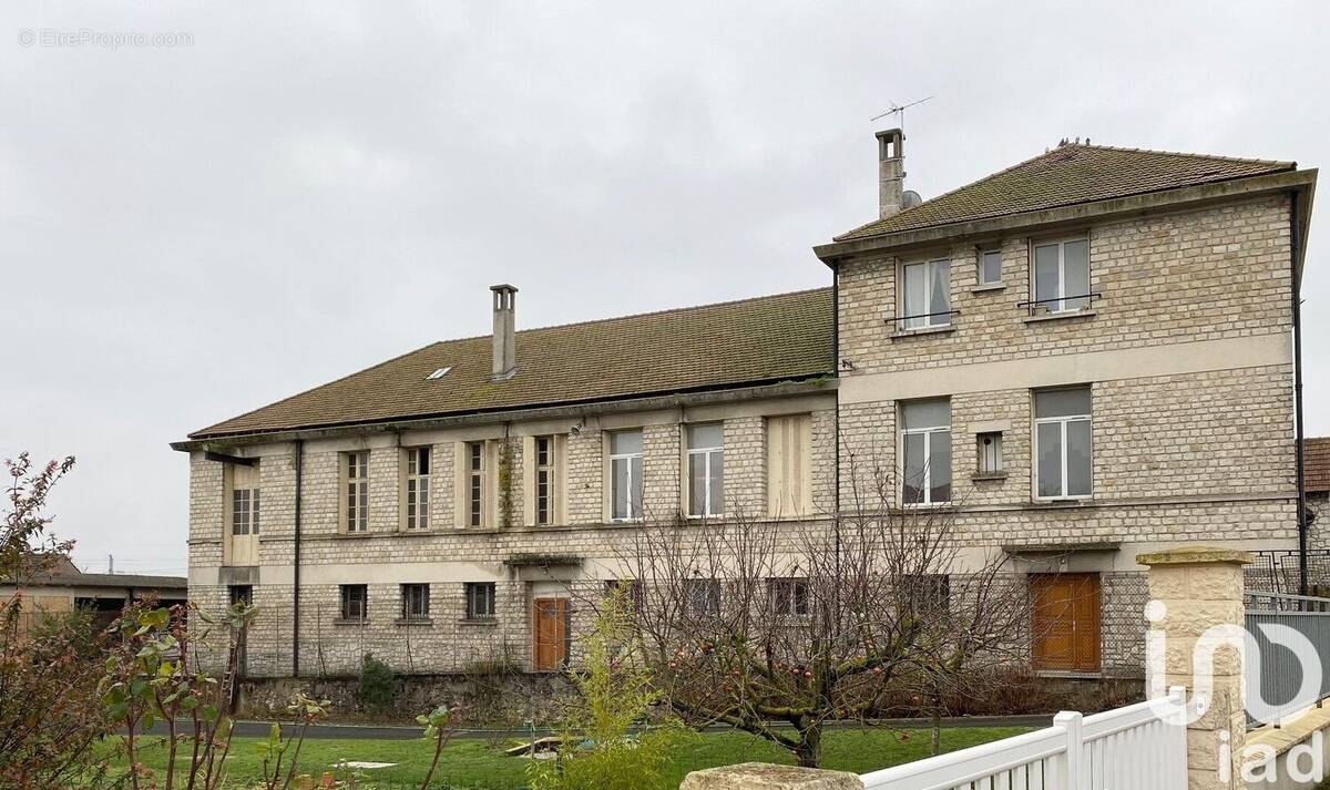 Appartement 1000 m² à Varennes-Sur-Seine  - photo 1