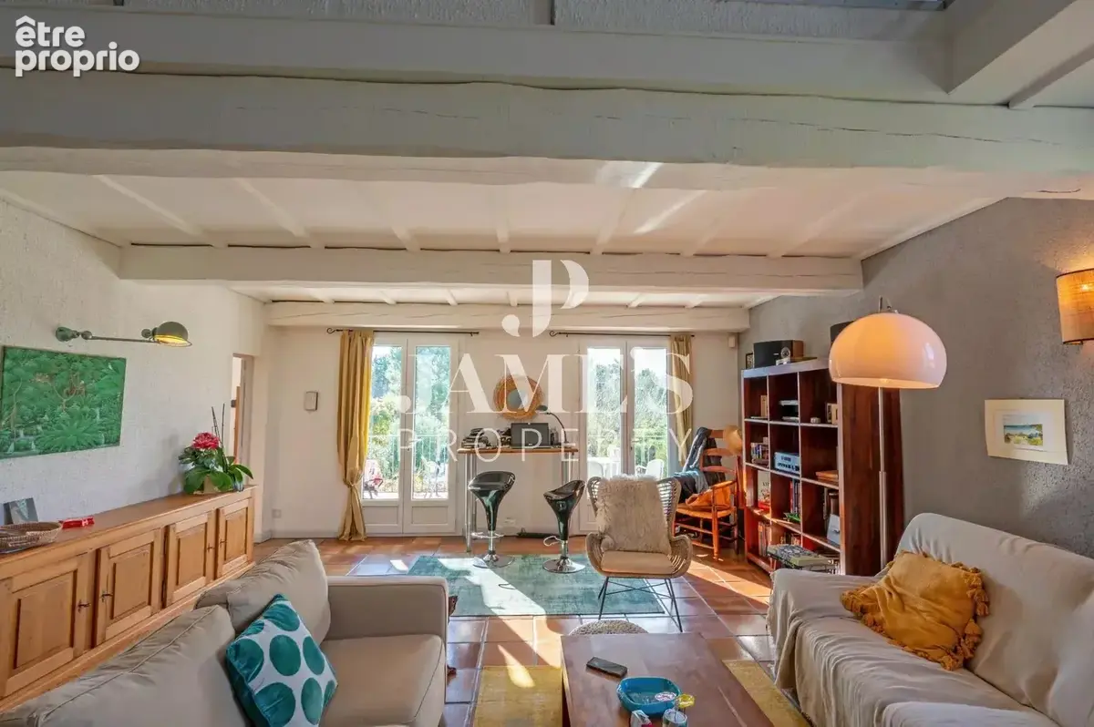 Maison 8 pièces 210 m² à vendre à Fontvieille (13990) - photo 5