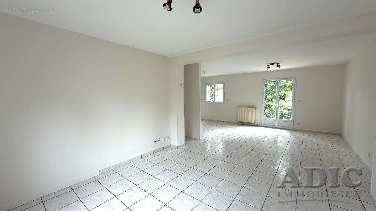 Maison à DAMMARTIN-EN-GOELE