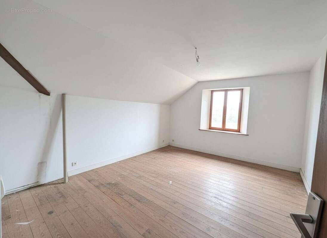 Photo 3 - Maison à LACHAPELLE-AUX-POTS