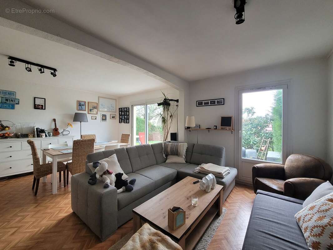 Maison à CONDAT-SUR-VIENNE