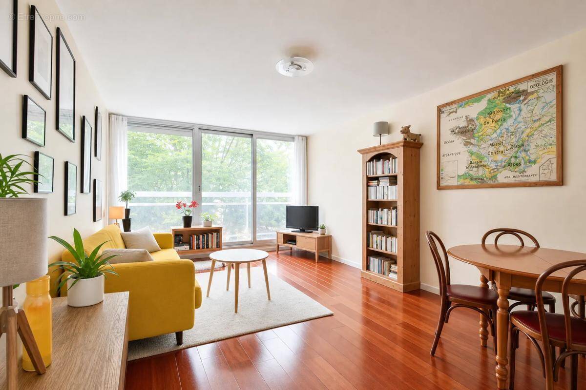 Appartement à PARIS-14E