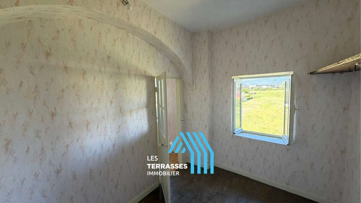 Maison à MONTELIMAR