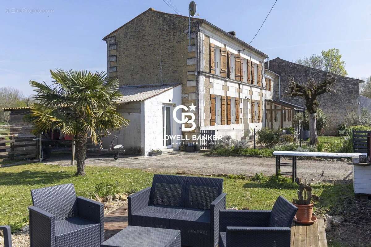 Maison à MONTPELLIER-DE-MEDILLAN