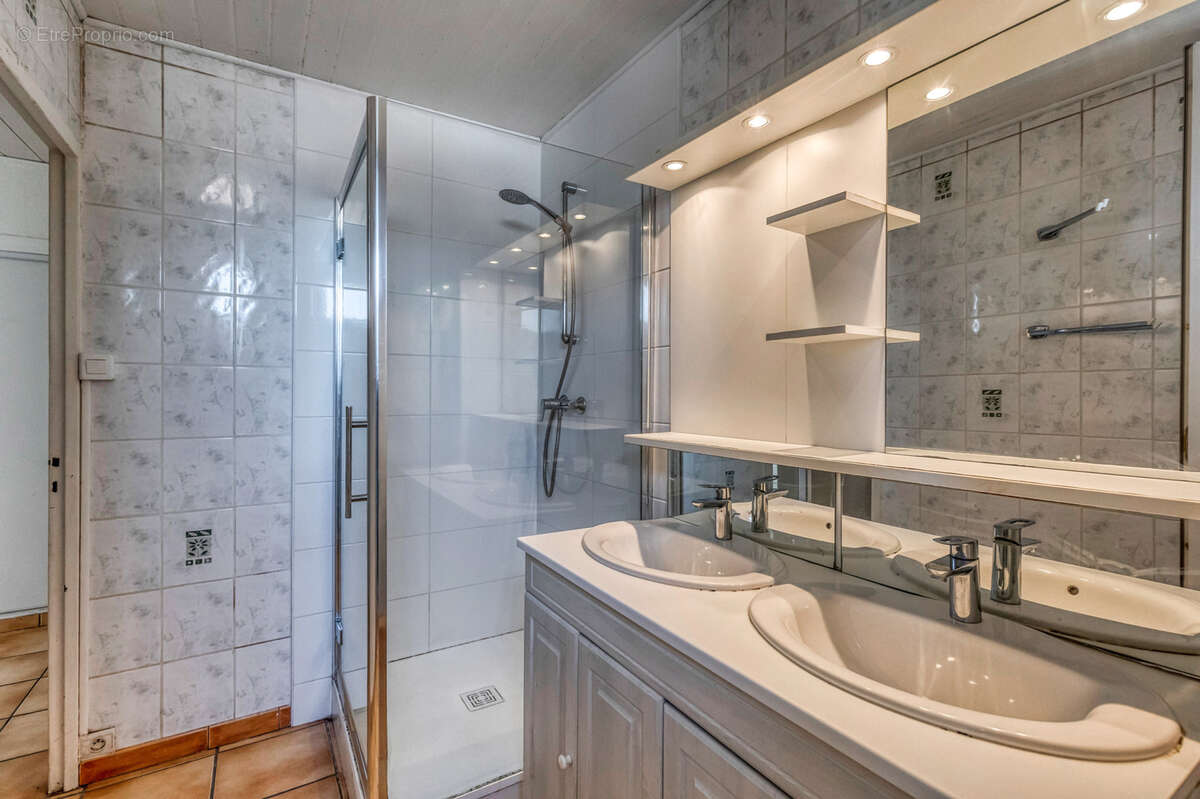 Appartement à SAINT-MARTIN-D&#039;HERES