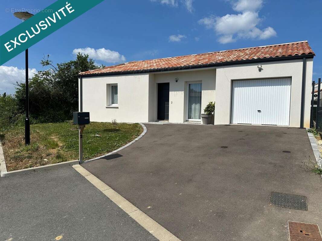 Photo 2 - Maison à MOUTIERS-LES-MAUXFAITS