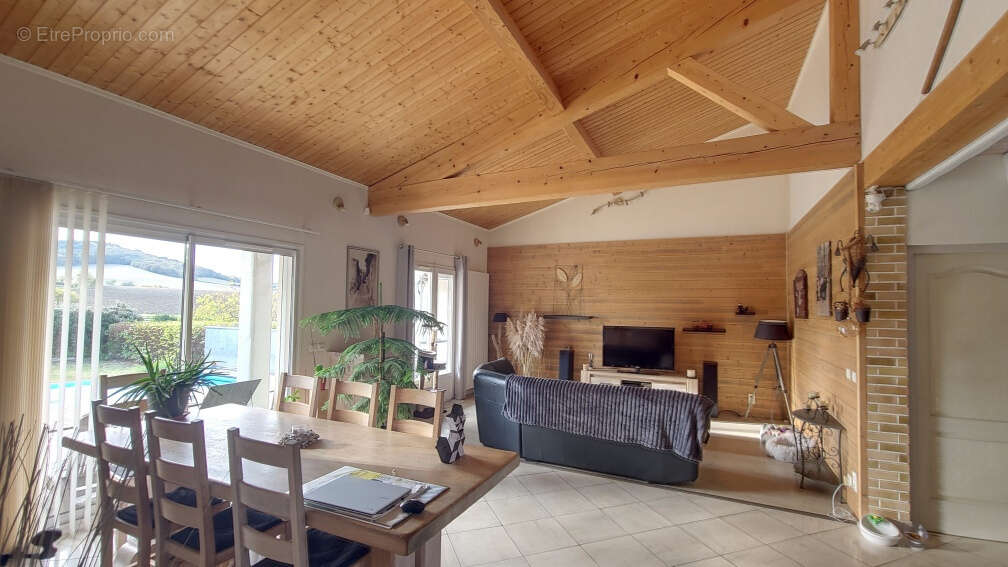 Maison à VILLASAVARY