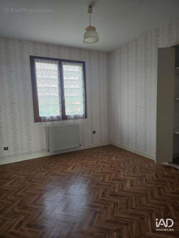 Photo 9 - Maison à LUSSAC-LES-CHATEAUX