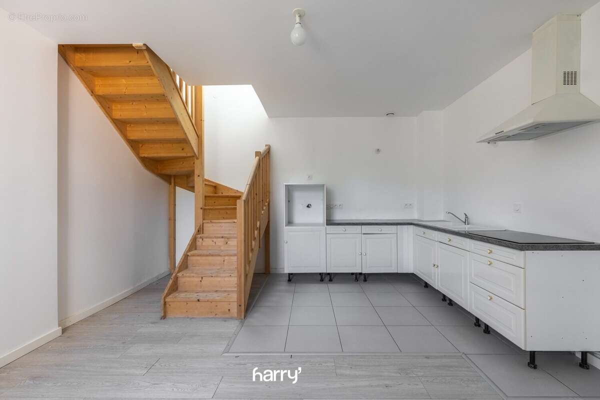 Appartement 84 m² à Geneuille  - photo 7