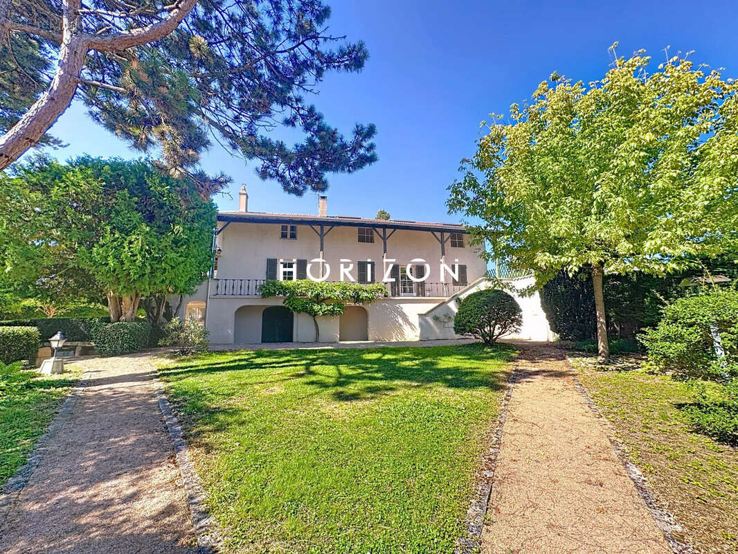 Maison à CHARNAY-LES-MACON