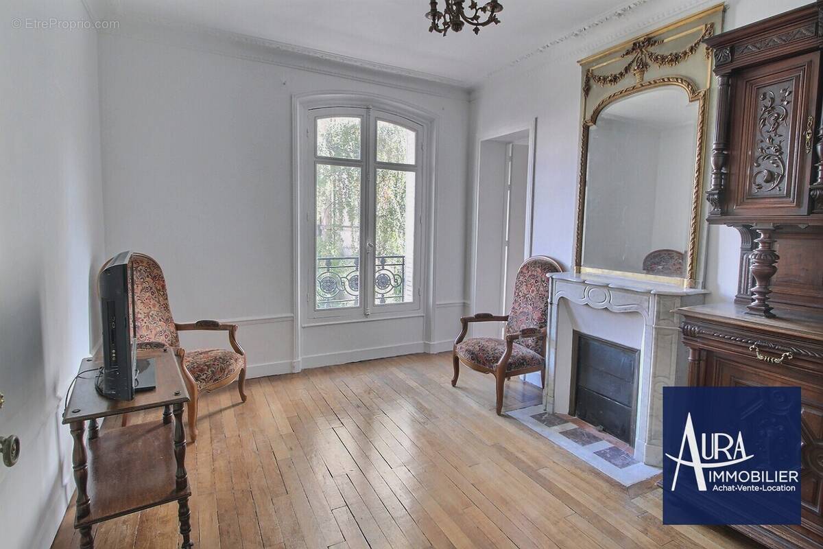 0_0001 - Appartement à LES LILAS