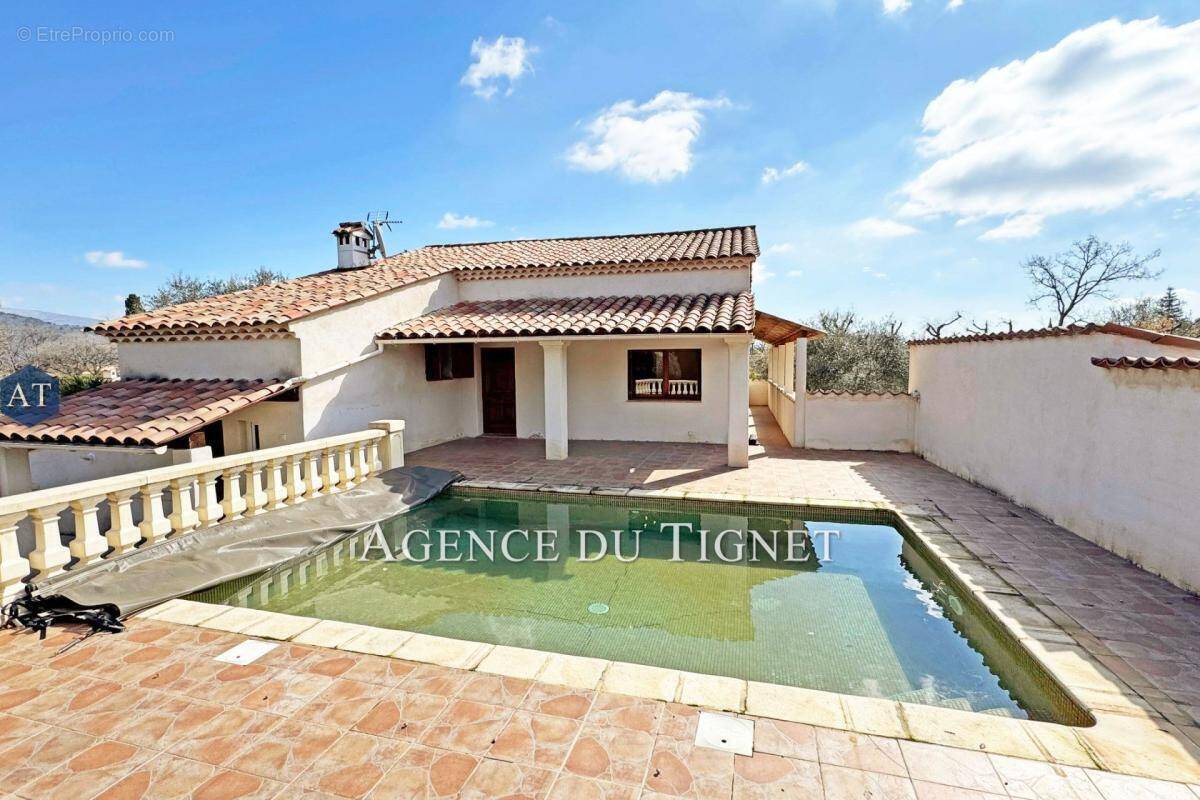 Appartement à SAINT-CEZAIRE-SUR-SIAGNE