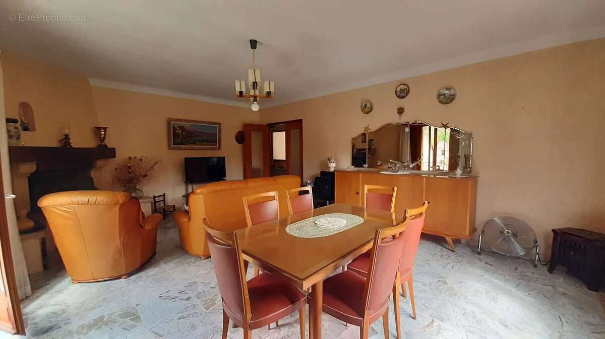 Maison à PUGET-THENIERS