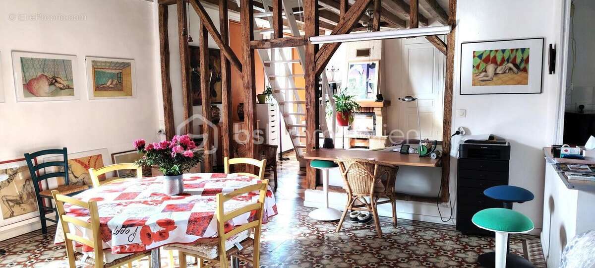 Maison à NEUVILLE-SUR-BRENNE