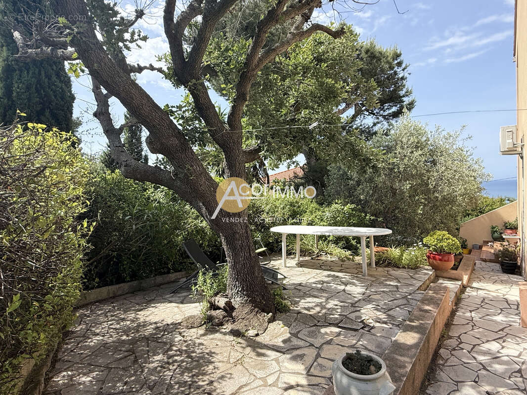 Appartement à SIX-FOURS-LES-PLAGES