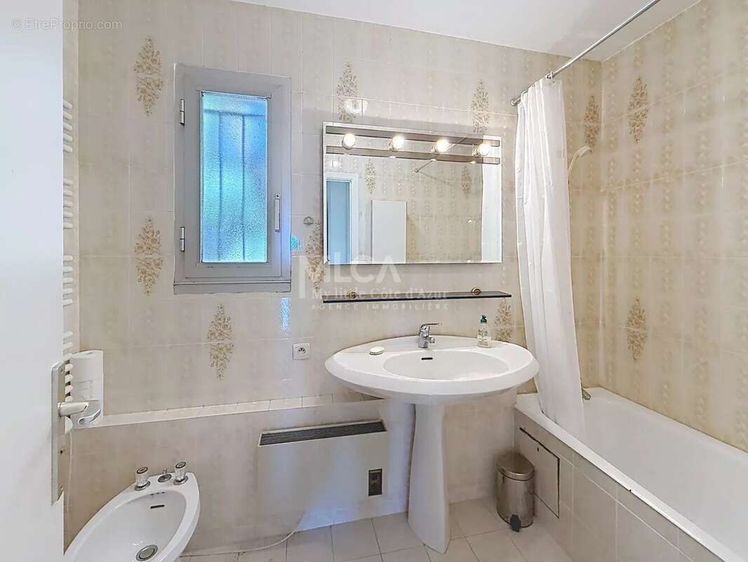 Appartement à VILLENEUVE-LOUBET