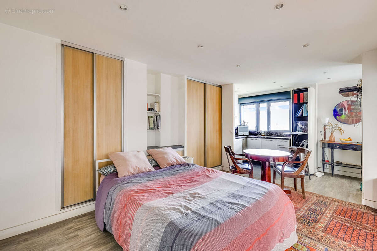 Appartement à PARIS-12E