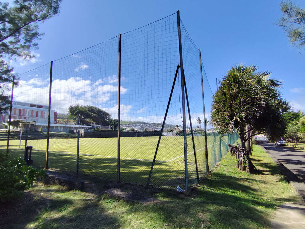 Terrain à SAINT-PIERRE