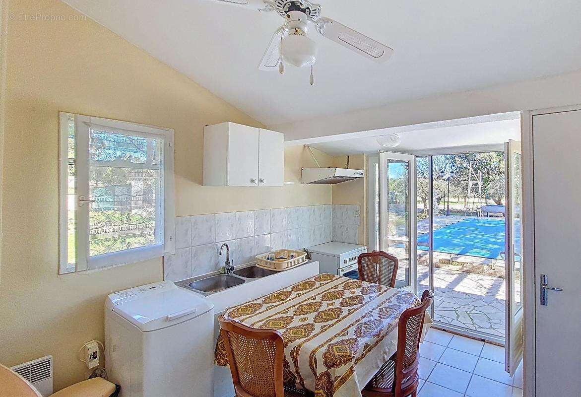 Maison avec dépendance, terrain 10 450m² - photo 16