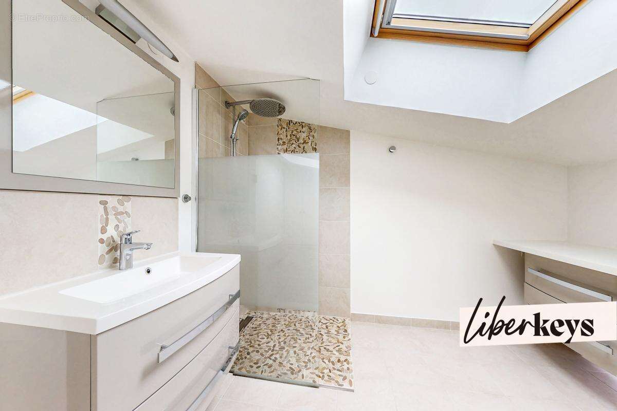 Appartement à SAINT-MAUR-DES-FOSSES