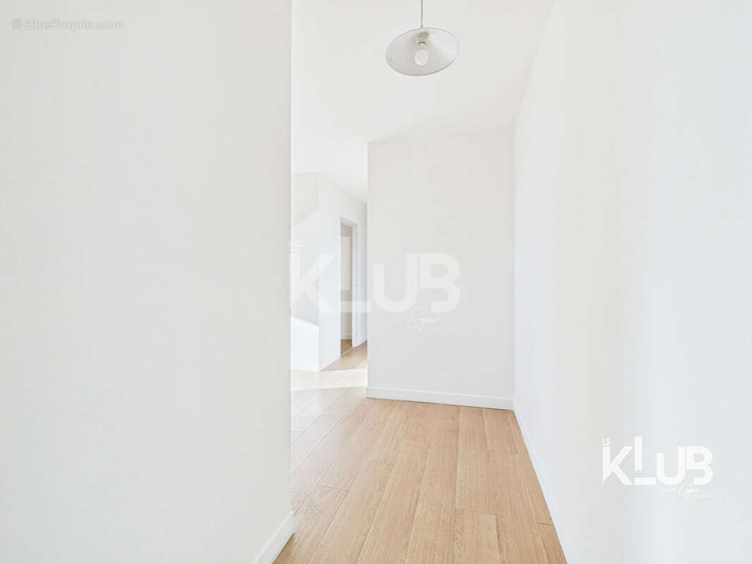 Appartement T4 - Dernier étage -  Bastia -  Vue mer partielle - photo 9