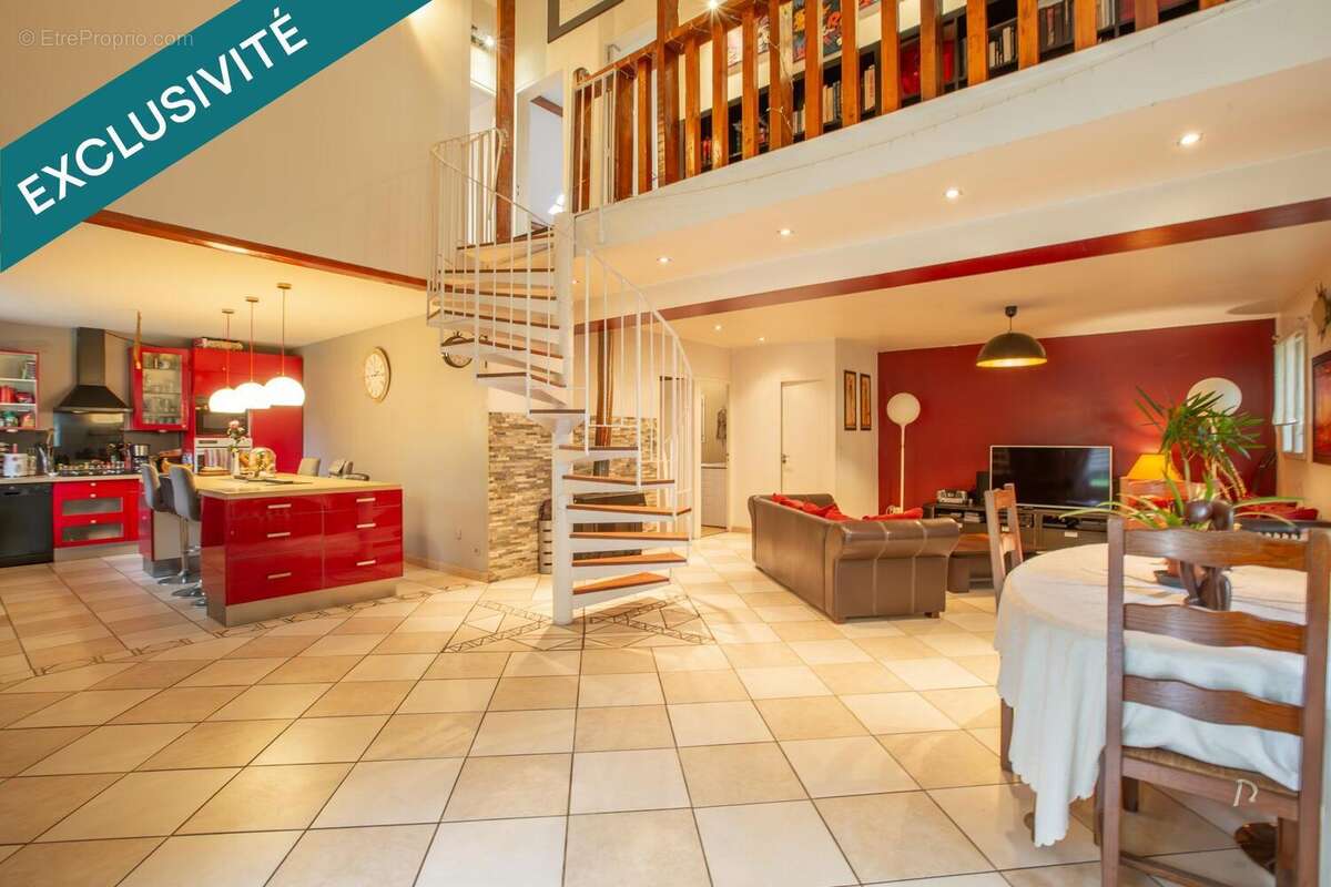 Photo 6 - Maison à LE MESNIL-SAINT-DENIS