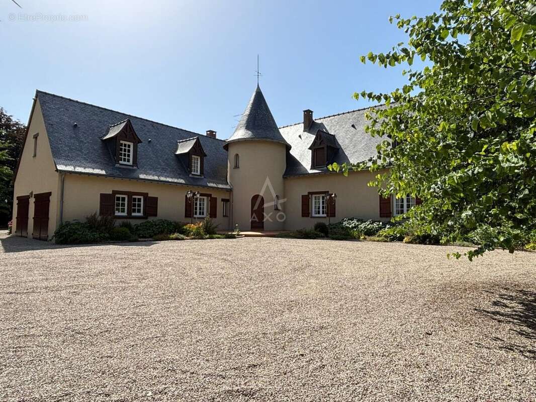 Maison à MIRE