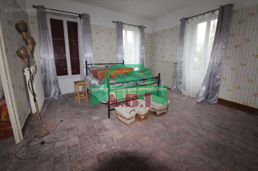 58, Morvan Lormes - Maison indépendante  style Bourgeoise bon volumen habitalbe sur 3091m2 de terrain. - photo 8