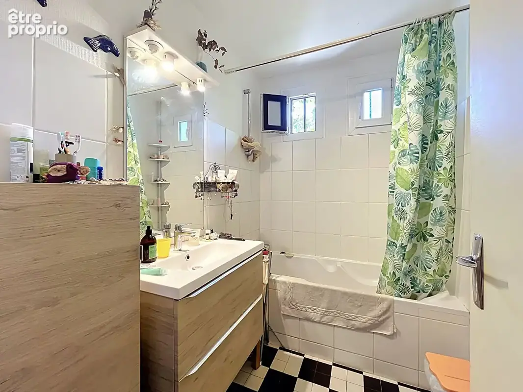 A vendre : maison 6 chambres, environnement verdoyant au calme absolu, proche Cuire - photo 12