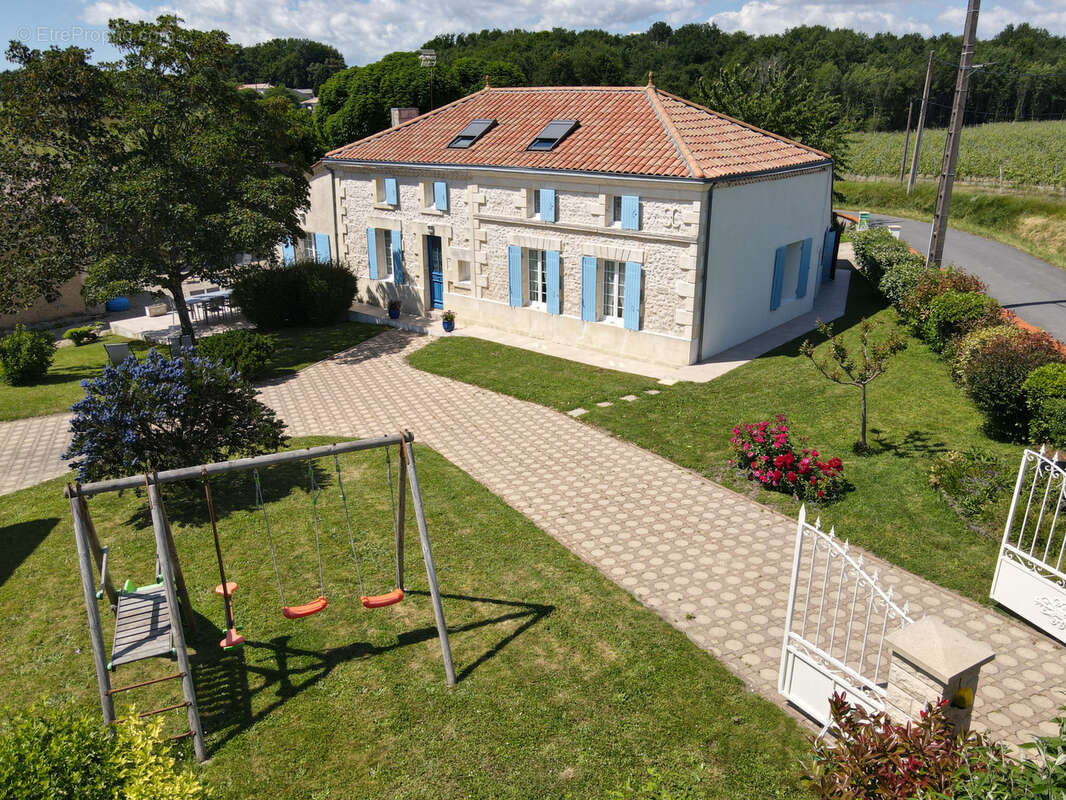 Maison à MIRAMBEAU