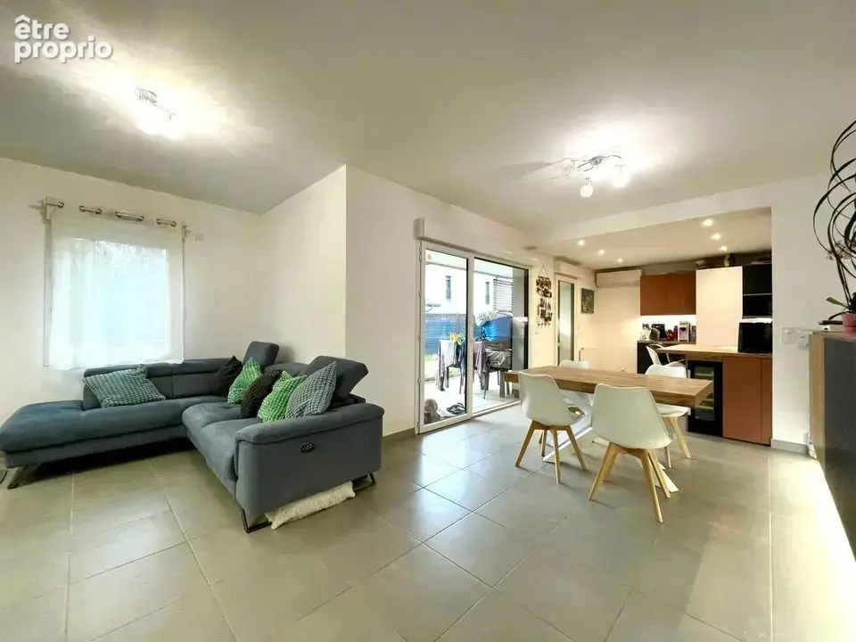 grand séjour, lumineux, rez de jardin - Appartement à ANNEMASSE
