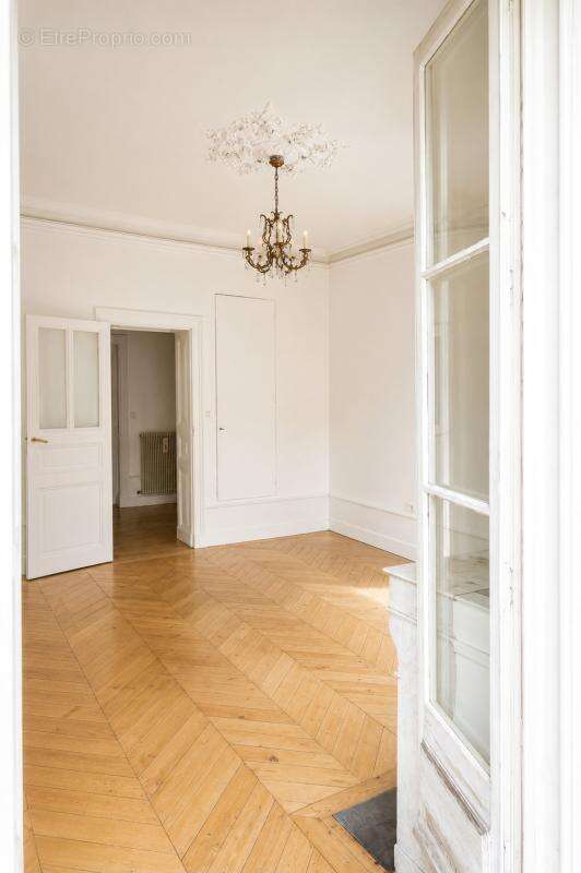 Appartement de caractère avec vue dégagée – Centre du Puy - photo 16