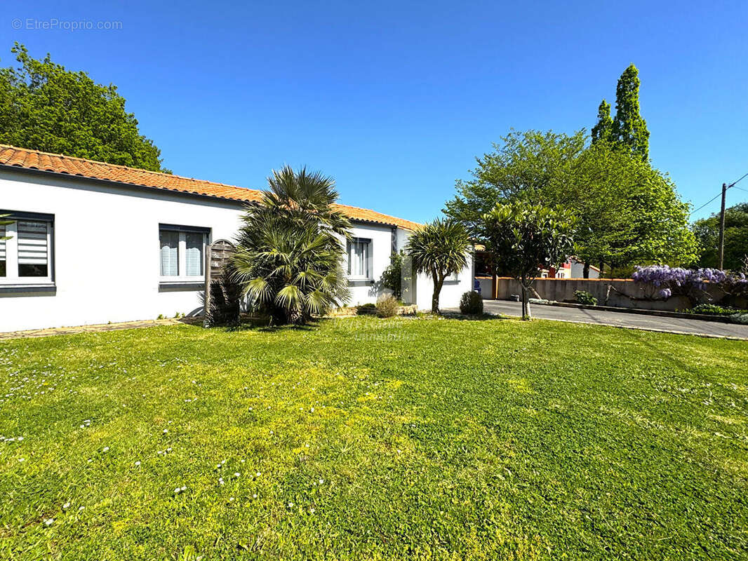 Maison à BOUGUENAIS