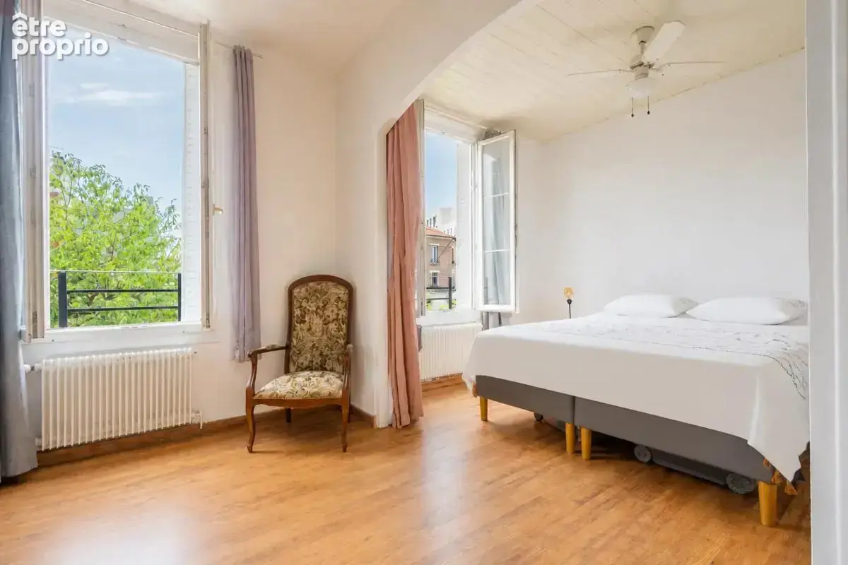 Maison de 9 pièces de 196 m² à Aubervilliers - photo 7