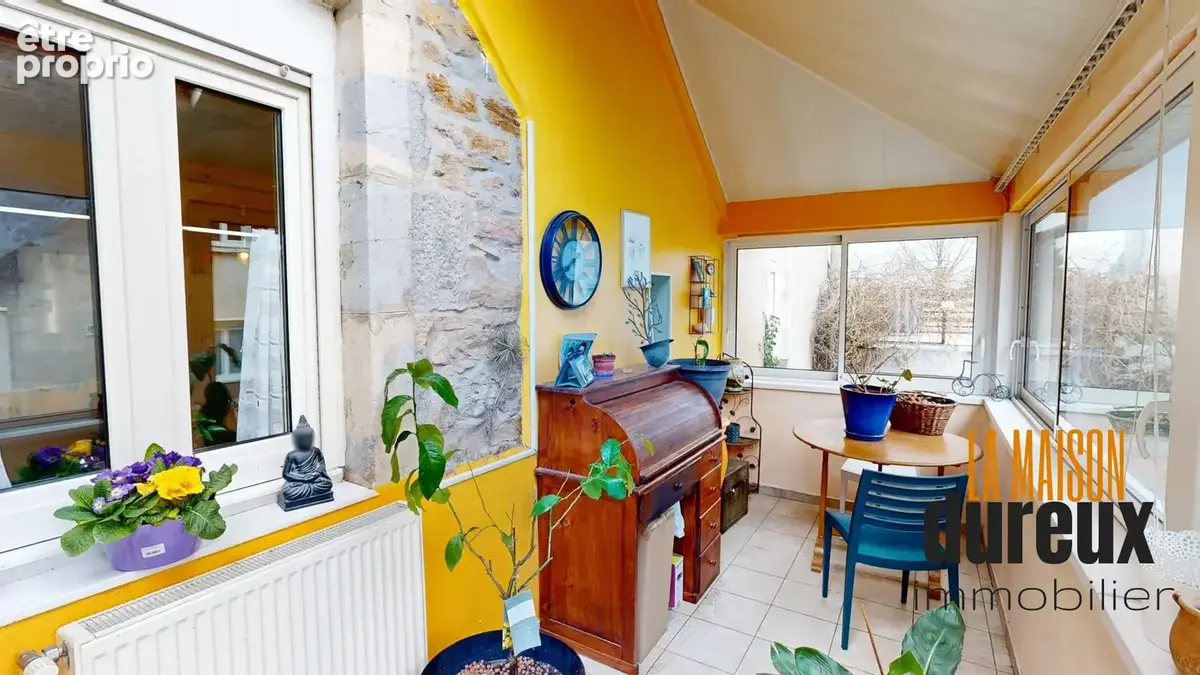 Appartement à POUILLEY-LES-VIGNES
