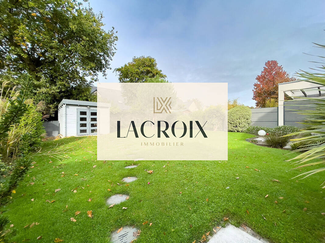 Maison à LA CHAPELLE-DES-FOUGERETZ