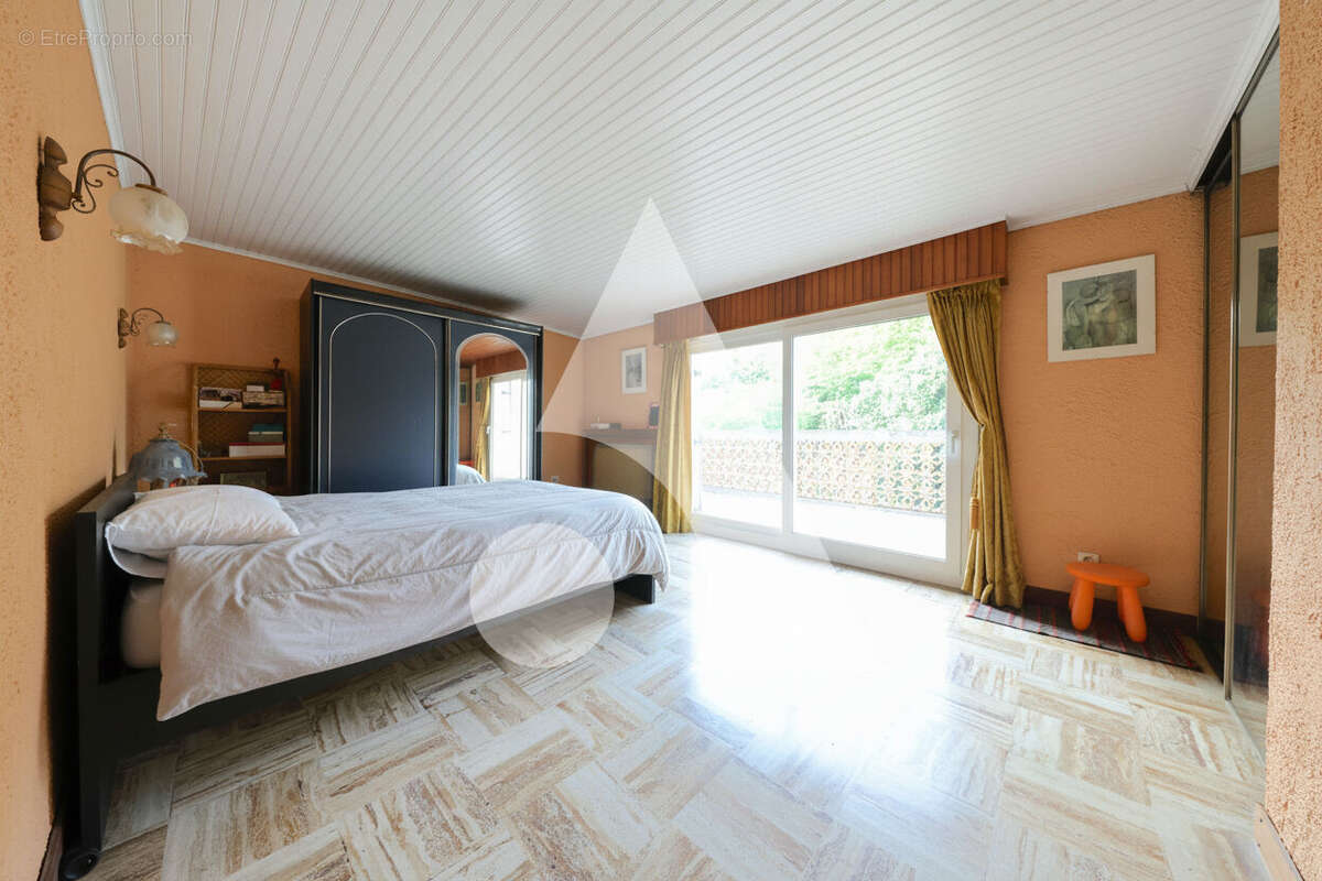 Maison à CORBEIL-ESSONNES