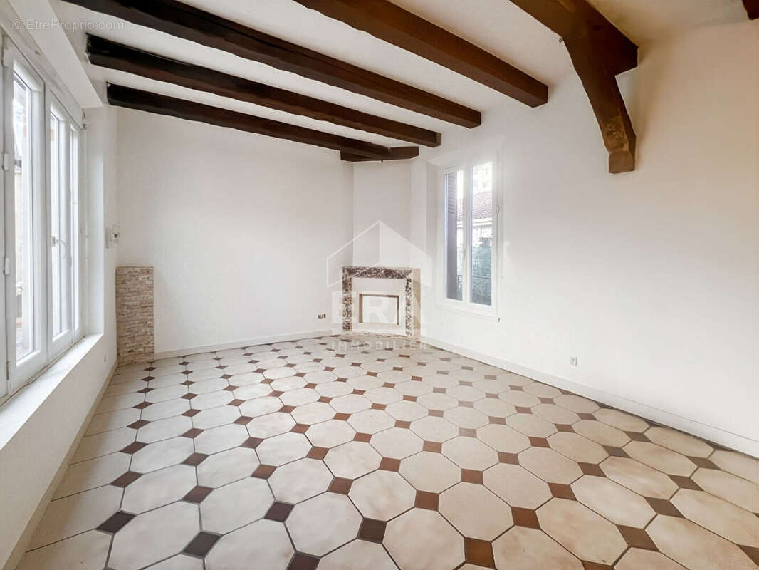 Maison à DAMMARIE-LES-LYS