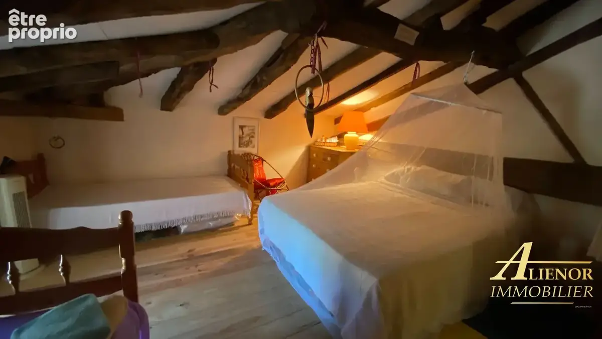 Propriété pierre avec gîte et dépendances - proche Brantôme, Quinsac 24530, - photo 11