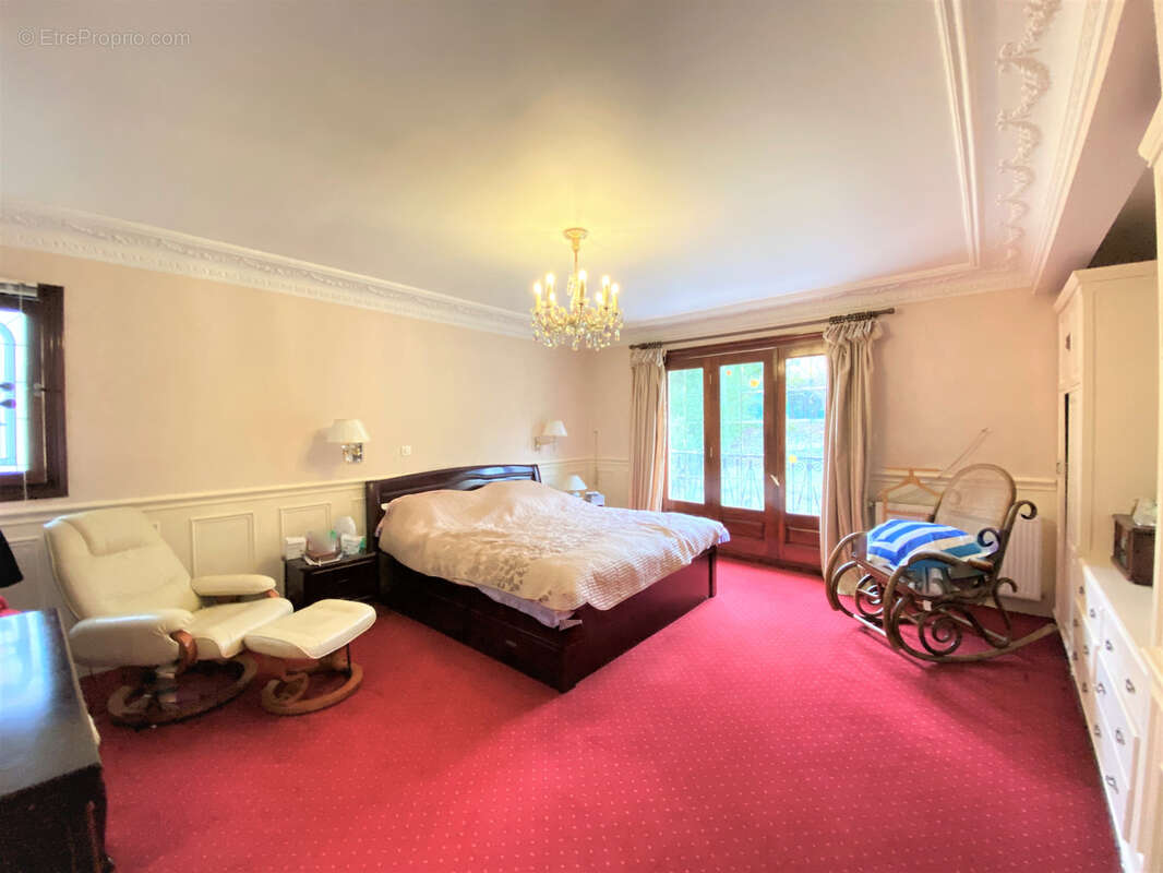 Maison à SAINT-MAUR-DES-FOSSES