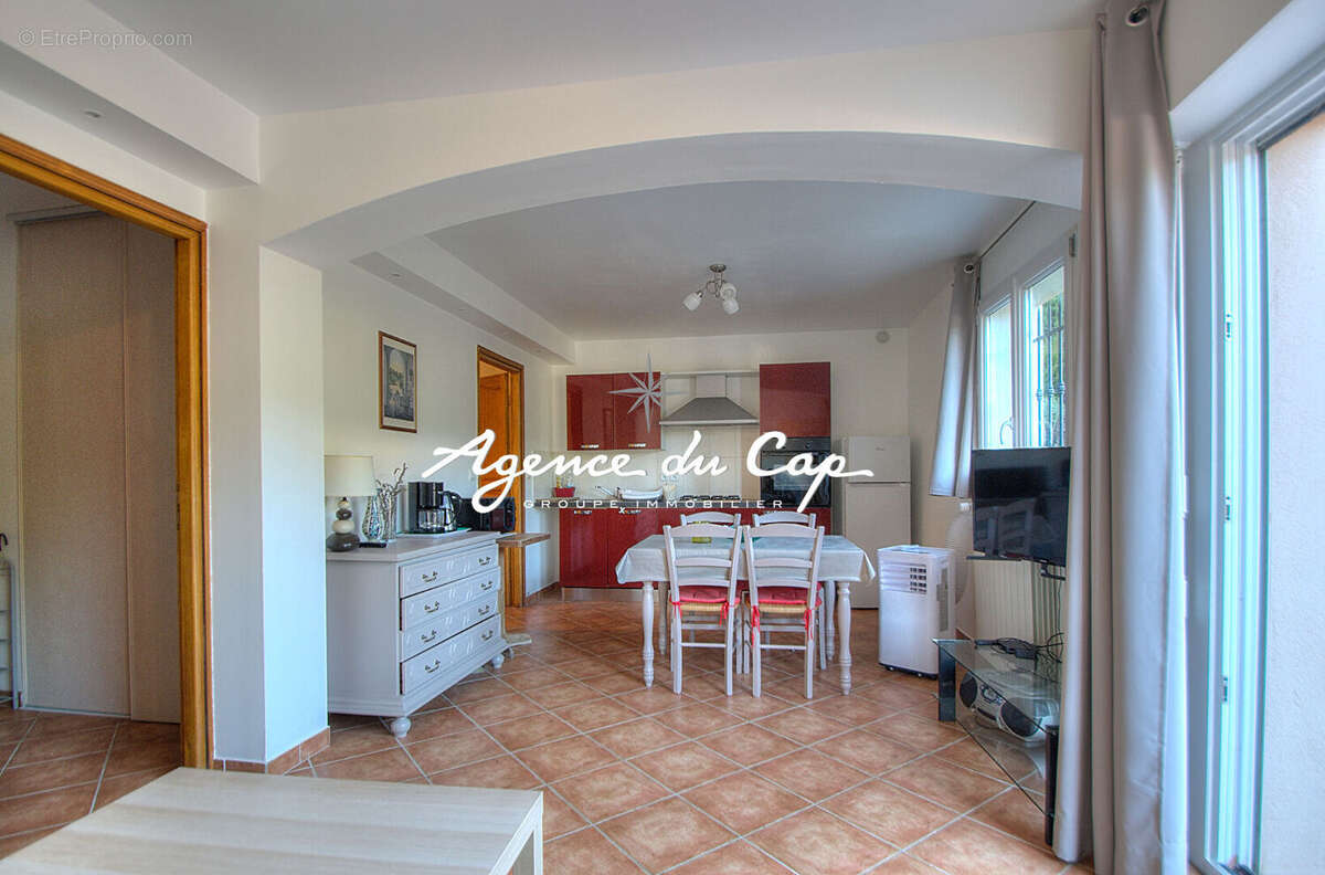 Villa valescure 7 pieces de 204m² avec appartement independant - photo 15