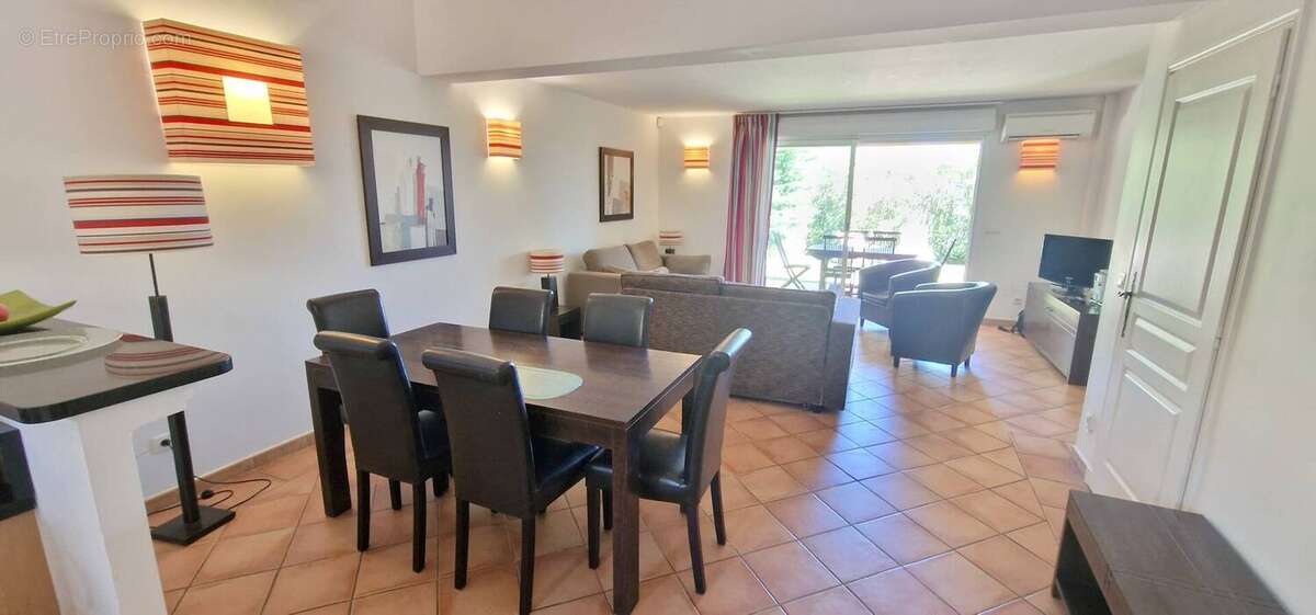 Autre à ROQUEBRUNE-SUR-ARGENS