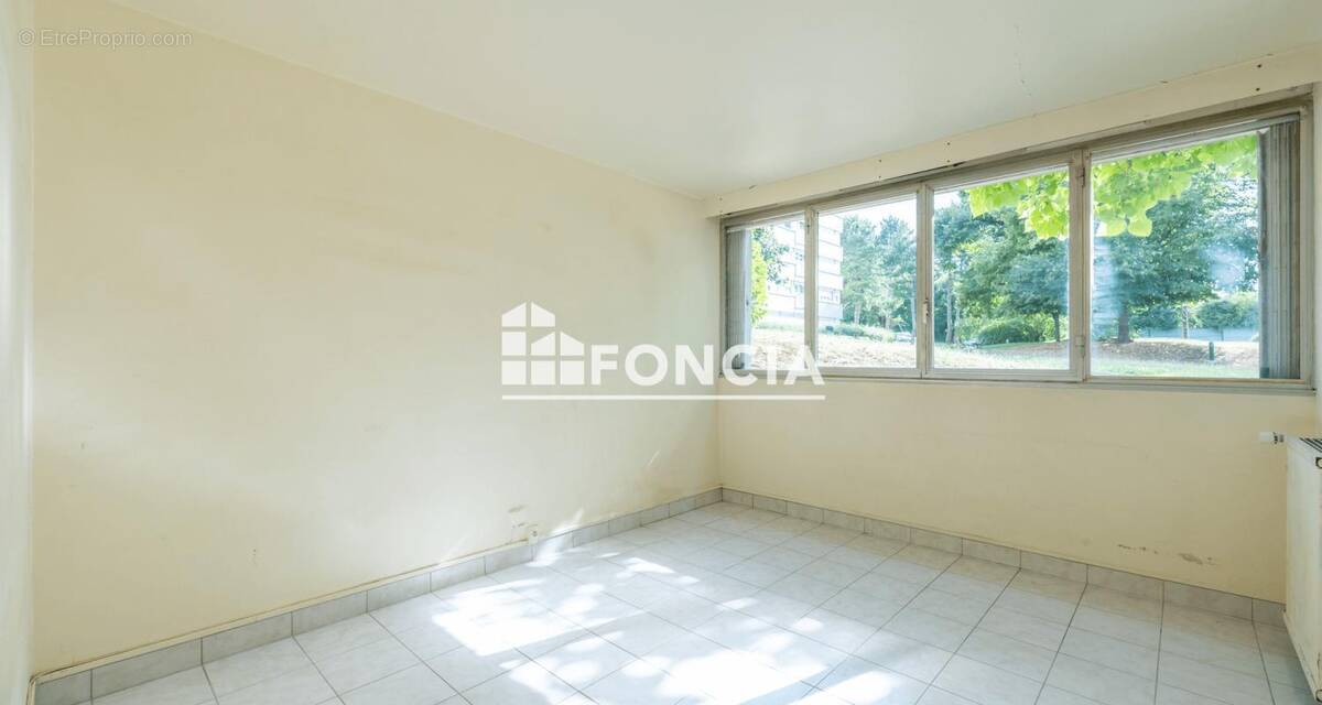Appartement à NANTERRE